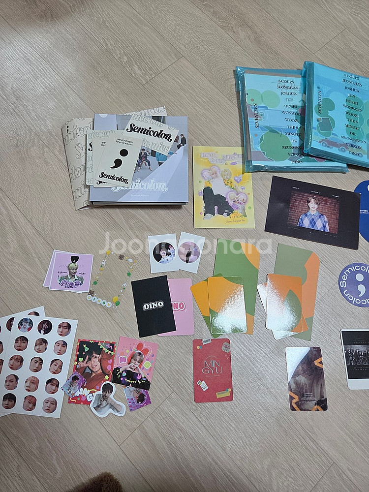 세븐틴 앨범+포카+고잉잡지+4주년 캐랜 일괄판매 5만원--0